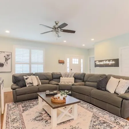 New Amazing 4br Suite* Hot Tub *2 Mi To Music *