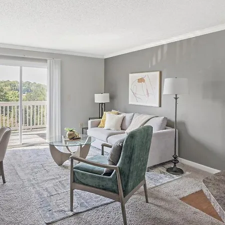 Landing Modern With Amazing Amenities *
