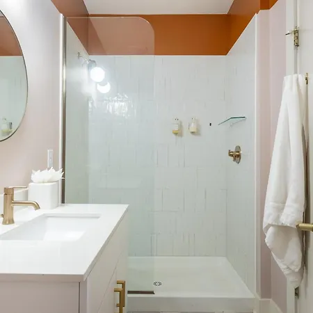 Outrider 1020 By Avantstay 5 Minutes To Broadway Downtown *