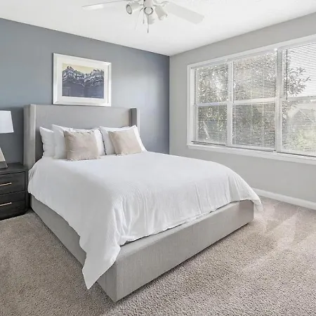 Landing Modern With Amazing Amenities Apartment *