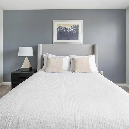 Landing Modern With Amazing Amenities