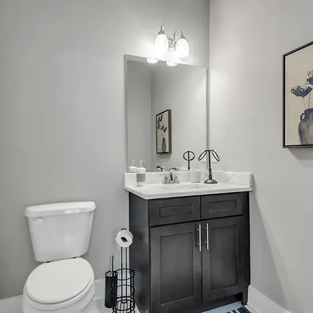 Modern Nations - Walkable - 5 Mi Downtown