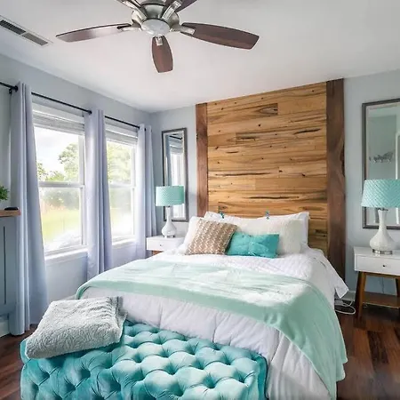 Walk To Broadway Charming Modern Historic Townhome * Nashville