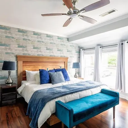Walk To Broadway Charming Modern Historic Townhome * Nashville