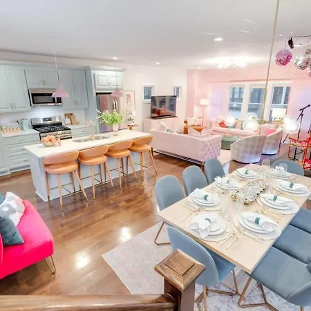 Butterfly Bnb~modern Luxury~giant Rooftop~9min Dt Holiday home