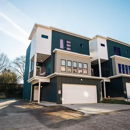 Butterfly Bnb~modern Luxury~giant Rooftop~9min Dt Holiday home