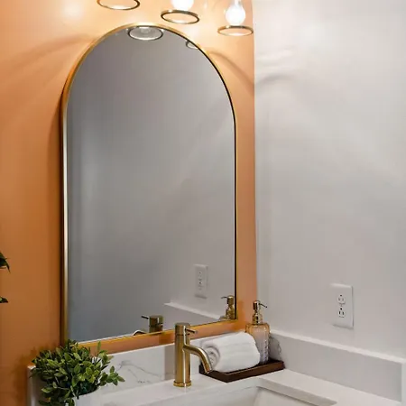 Convienent Craftsman Holiday home