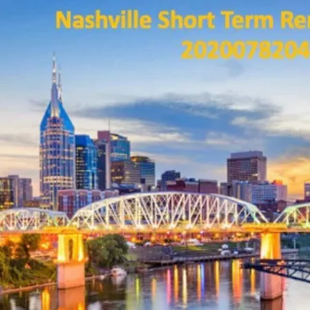 Stylish Downtown W/ Pool & Parking Apartment *