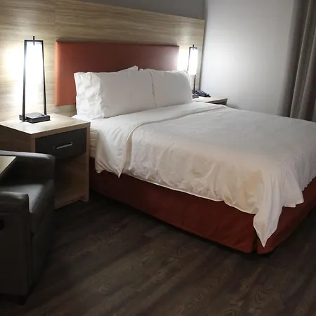 Hotel Candlewood - South By Ihg 3*
