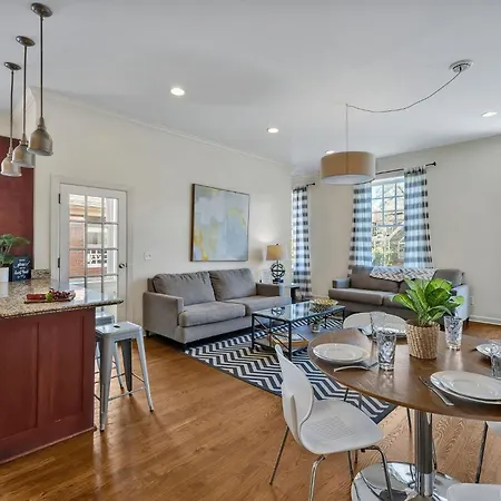 Holiday home Overlook Plains-priv Rooftop Deck-mins To Broadway Nashville