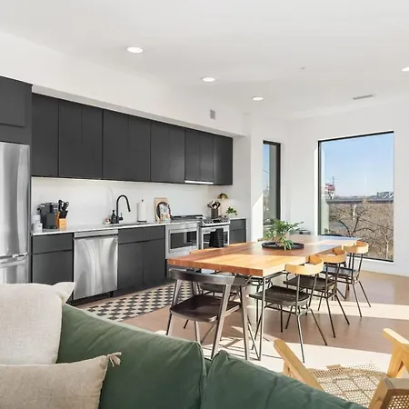 Penthouse On River With Garage And Patio, Walk Downtown