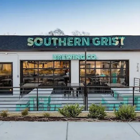 Holiday home Huge With Patio - Walk To Shops, Food, Brewery Nashville