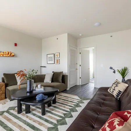 Outrider 1022 By Avantstay Private Balcony Minutes To Broadway Downtown