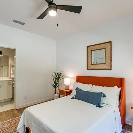 Townhome With Deck Close To Downtown! *