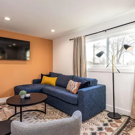 By Vanderbilt And Belmont, 3 Miles To Downtown & Free Parking Apartment Nashville