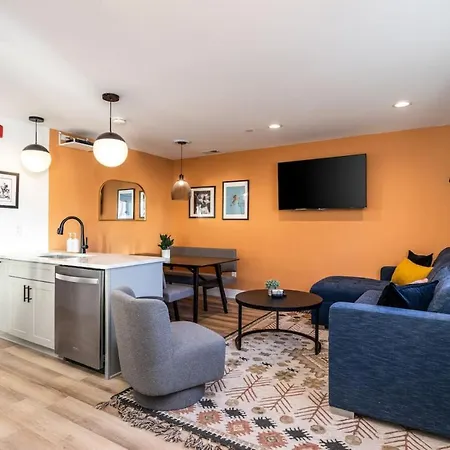 By Vanderbilt And Belmont, 3 Miles To Downtown & Free Parking Nashville