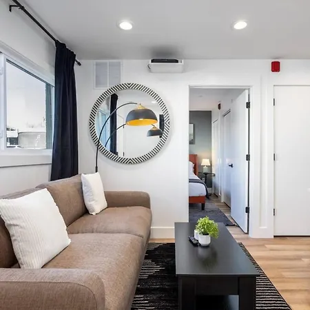 Stylish In Hillsboro Village By Vanderbilt And Belmont Nashville