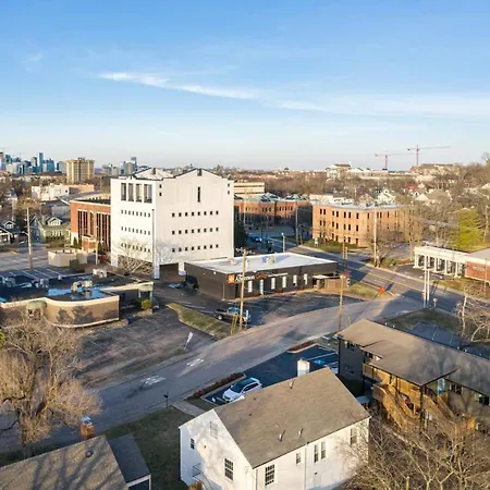 Bright By Vanderbilt And Belmont, 3 Miles To Downtown Apartment