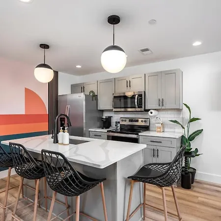 Retreat With Patio & Free Parking, By Vanderbilt *