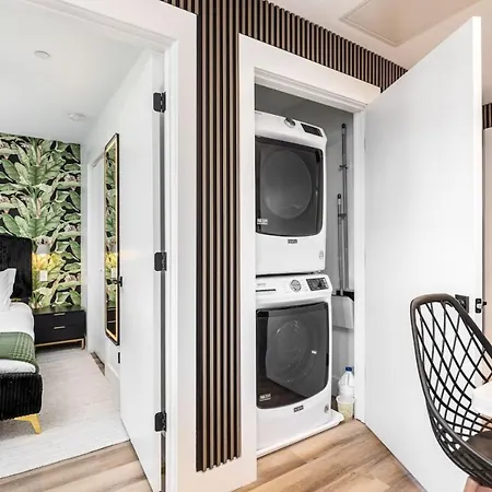 Retreat With Patio & Free Parking, By Vanderbilt Apartment *