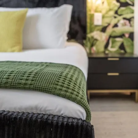 Retreat With Patio & Free Parking, By Vanderbilt