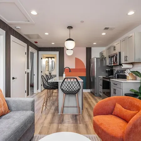 Retreat With Patio & Free Parking, By Vanderbilt Apartment *