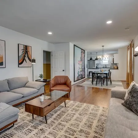 Charming House By Vanderbilt And Belmont *