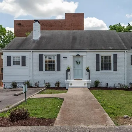 Charming House By Vanderbilt And Belmont
