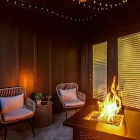 Holiday home Upscale With Patio Walk To 12 South And Belmont *