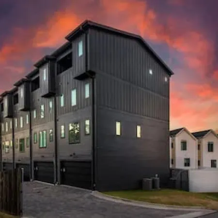 Holiday home Upscale With Patio Walk To 12 South And Belmont Nashville