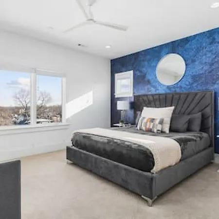 Holiday home Upscale With Patio Walk To 12 South And Belmont Nashville