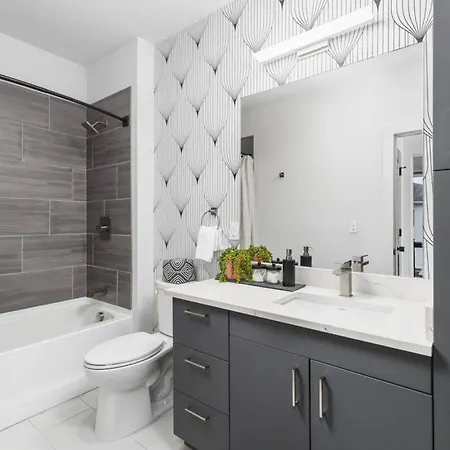 Luxury With Huge Patio, Near Vanderbilt & Downtown * Nashville