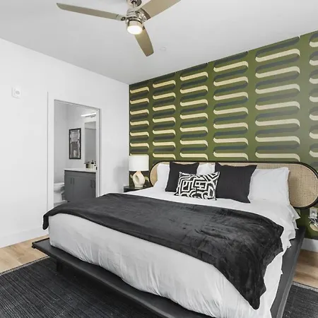 Luxury With Huge Patio, Near Vanderbilt & Downtown Nashville