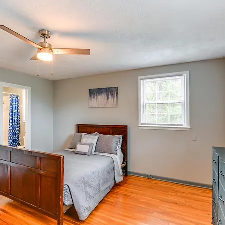 Cozy Getaway 11 Mi To Downtown!