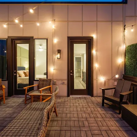 Holiday home Huge Space 10 Beds Rooftop With City Views