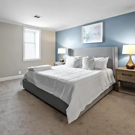 Apartment Landing Modern With Amazing Amenities