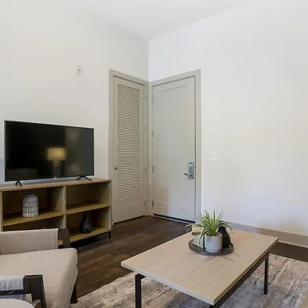 Landing Modern With Amazing Amenities Nashville