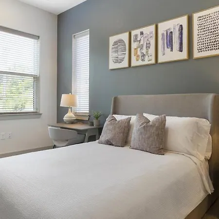 Apartment Landing Modern With Amazing Amenities *