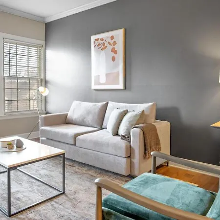Apartment Landing Modern With Amazing Amenities Nashville