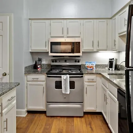 Apartment Landing Modern With Amazing Amenities Nashville