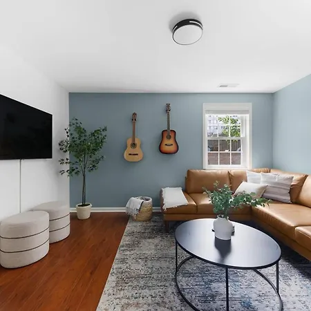 Apartment The Blue - 4 Beds And 7 Mins To Broadway! *