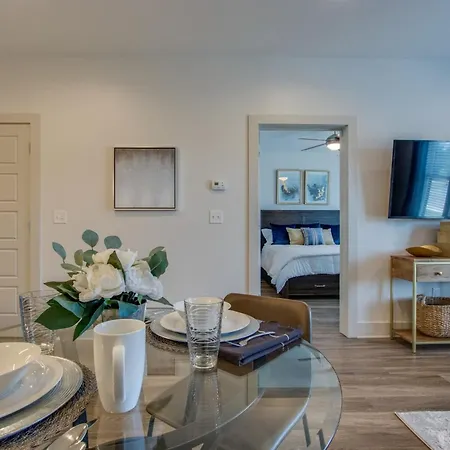 New East Nash - King Bed Short Drive To Dwntwn Apartment