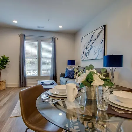 New East Nash - King Bed Short Drive To Dwntwn Nashville