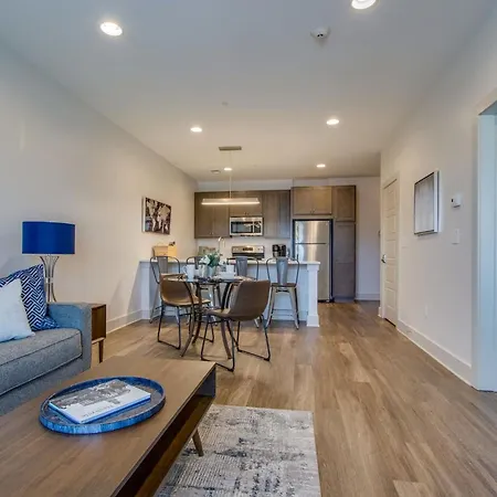 New East Nash - King Bed Short Drive To Dwntwn Apartment Nashville