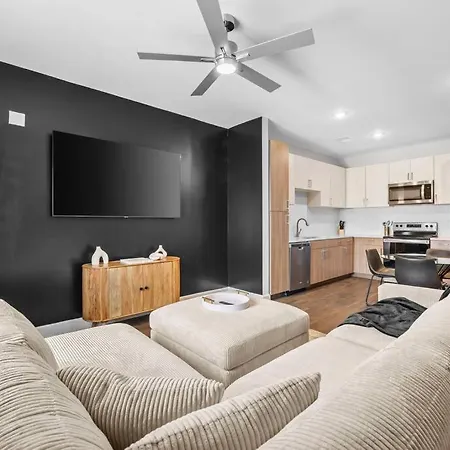 The Hollywood The Gulch Apartment