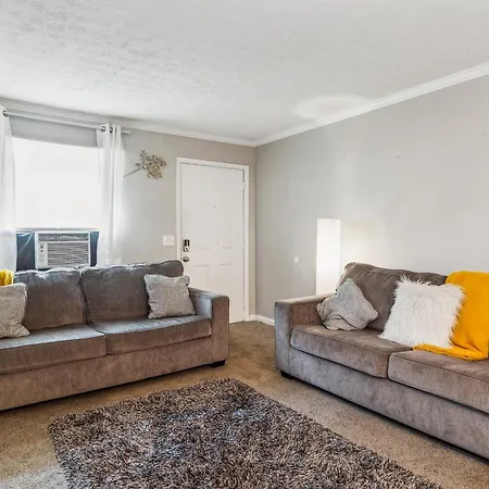 Cozy - Pets Welcome, Free Park Apartment