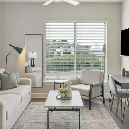 Apartment Landing Modern With Amazing Amenities