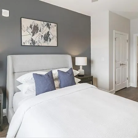 Landing Modern With Amazing Amenities Nashville