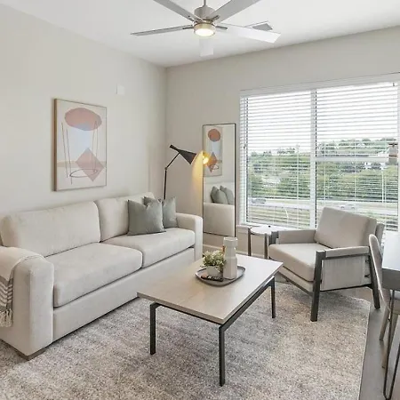 Landing Modern With Amazing Amenities