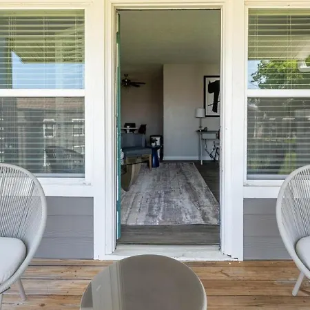 Landing Modern With Amazing Amenities Nashville